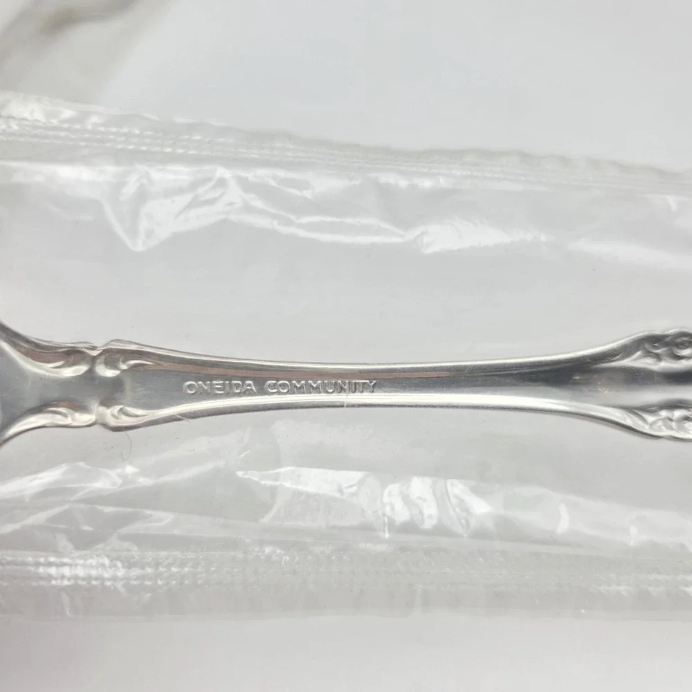 Set Of 4 Oneida Community Brahms Silver Plated Salad Forks    BRAND NEW